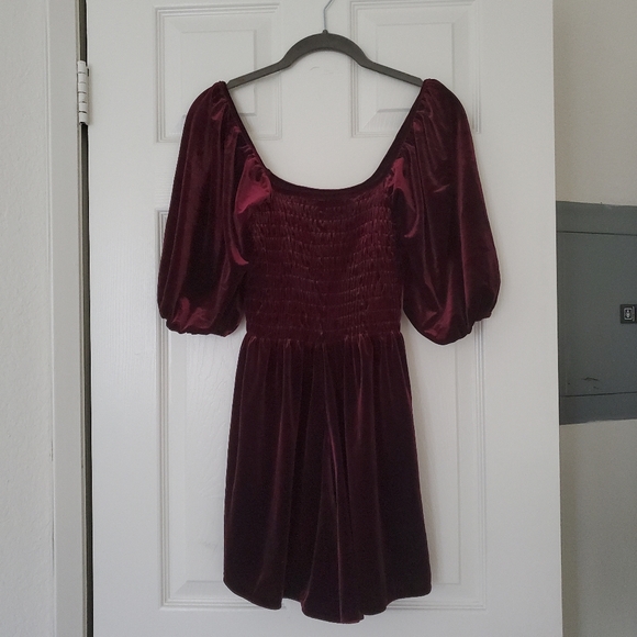 NWOT UO Patsy Velvet Smocked Romper - Picture 3 of 6